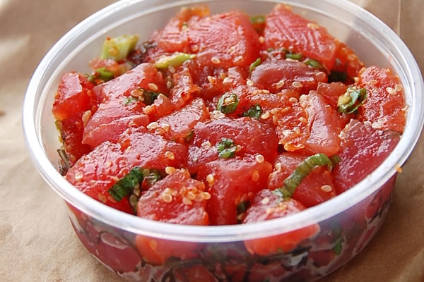 ポキを食べよう！ | パシフィックリゾートのホロホロ ハワイ カワラ版