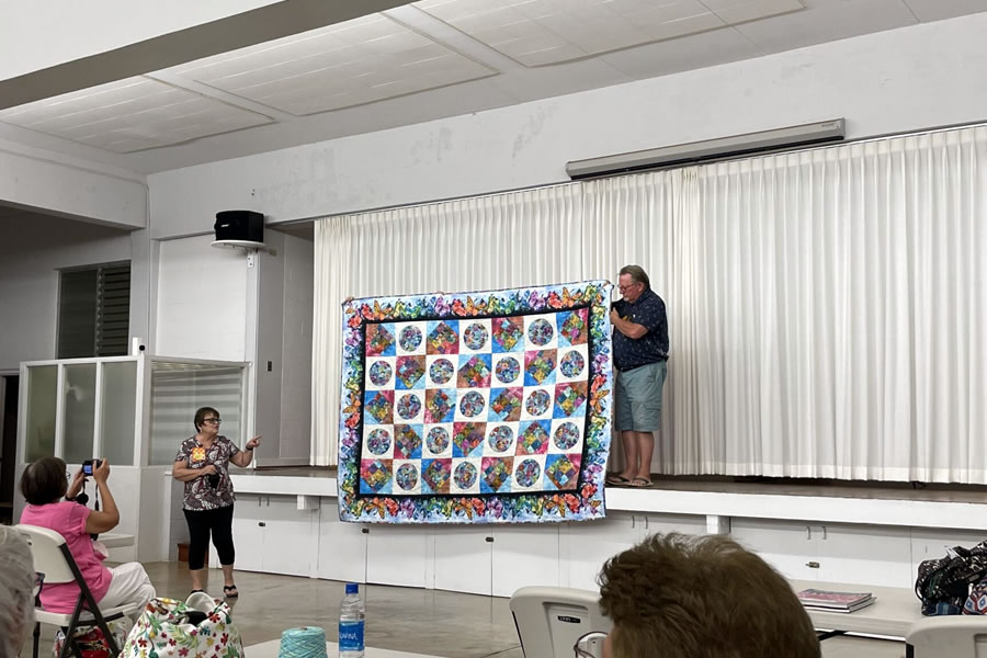 ハワイ・キルト・ギルド主催2023年キルトショー パシフィックリゾートのホロホロ ハワイ カワラ版