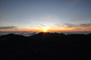 ハレアカラ山頂で見る日の出