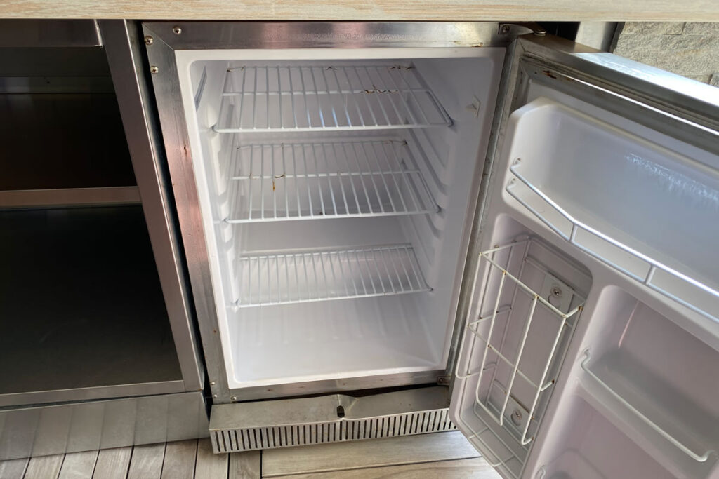 冷蔵庫ももちろん完備。食材はもちろん、飲み物も冷やしておくことができます